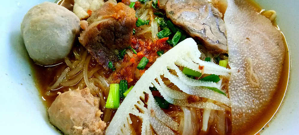 ก๋วยเตี๋ยวเนื้อเจ้หน่อย